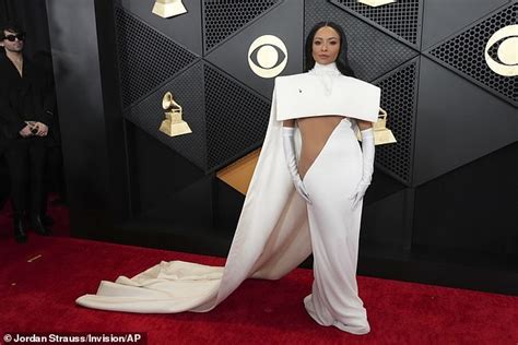 Grammys 2024: Kat Graham appears nearly NAKED in VERY。